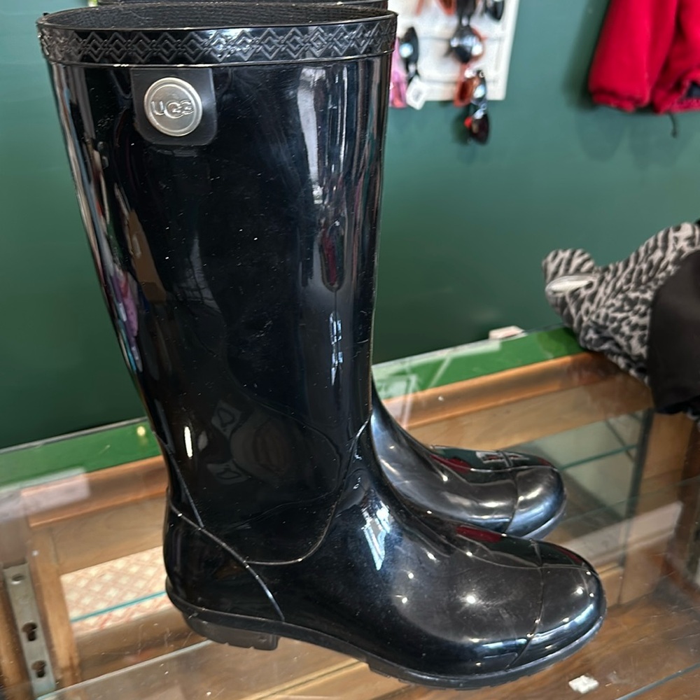 UGG Rain Boots Size 9